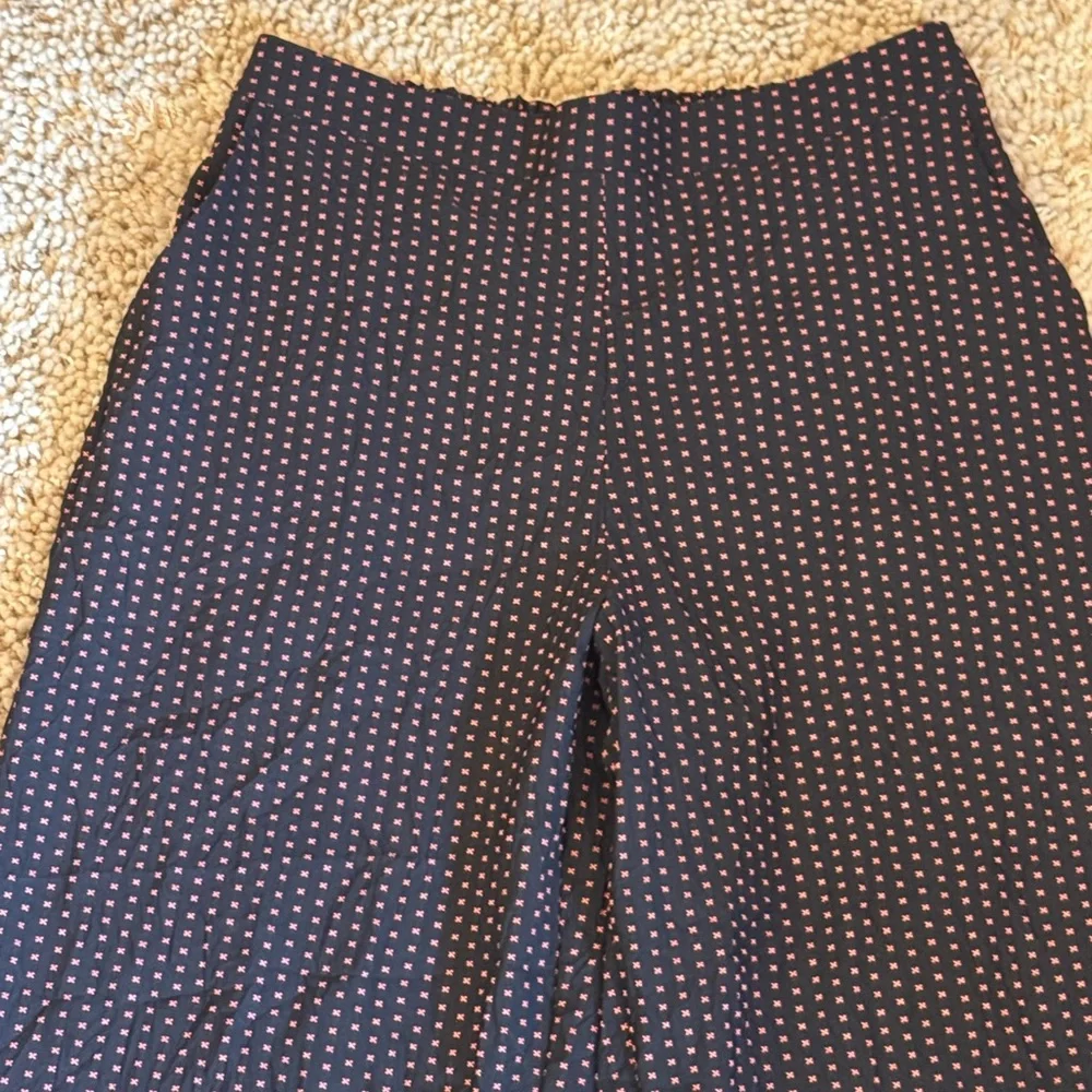 Kozan Made in Turkey Textured Cropped Pants Black & Red size Large - Picture 3 of 9